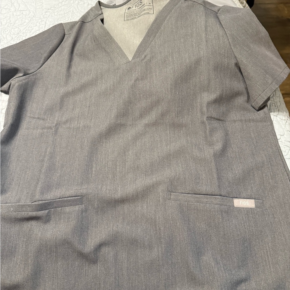 Figs Gray Scrub Top
